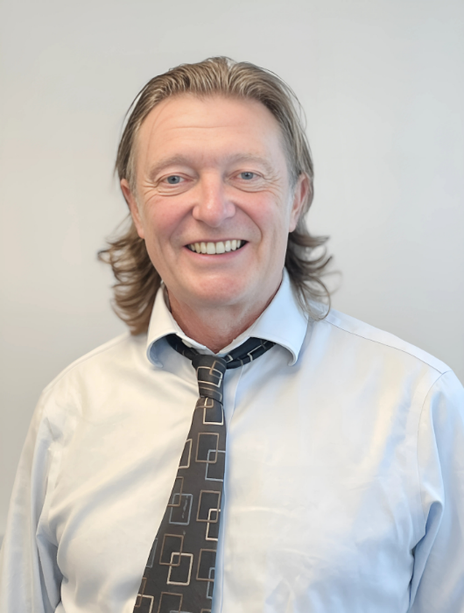 Dr Nigel Plummer